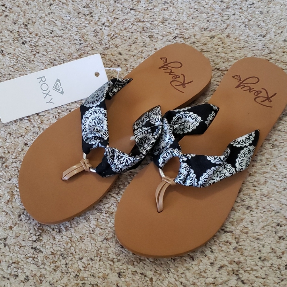 New Roxy slippers